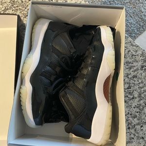 Jordan retro 11 72-10 lows